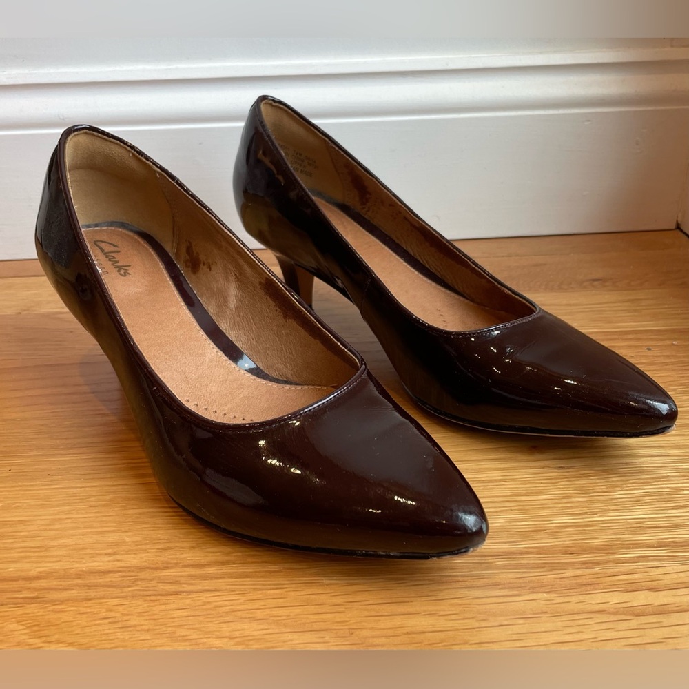 Clarks Artisan Burgundy patent leather pumps, Size 7.5